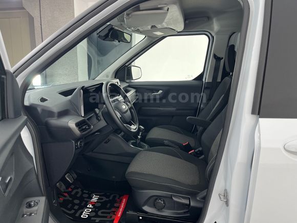 otomobil Ford Tourneo Courier 1.5 EcoBlue Deluxe