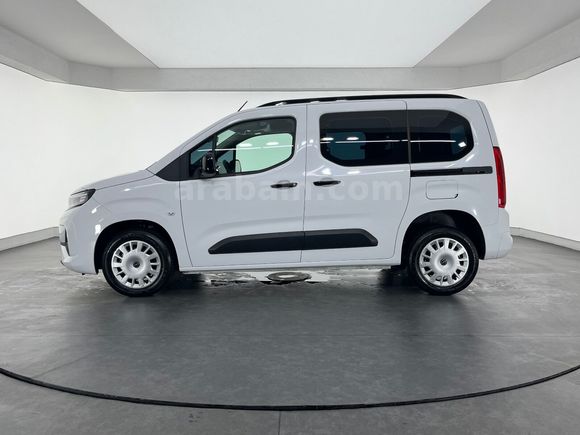 otomobil Opel Combo 1.5 D Essential