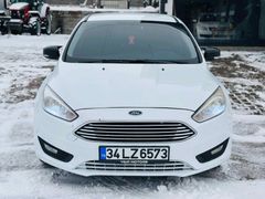 Sahibinden Ford Focus 1.6 TDCi Trend X 2015 Model  350.000 km Beyaz