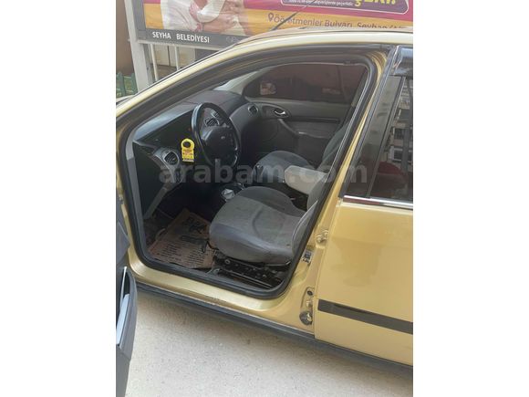 Sahibinden Ford Focus 1.6 Ghia 2000 Model 