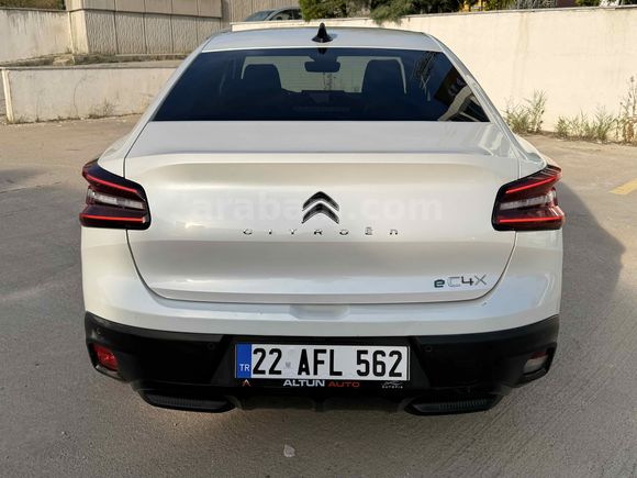 Sahibinden Citroen e-C4 X Shine Bold 2023 Model  65.000 km Beyaz