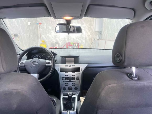 Opel Astra 1.6 Essentia 2013 