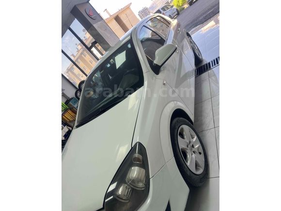 Opel Astra 1.6 Essentia 2013 