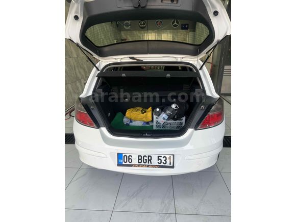 Opel Astra 1.6 Essentia 2013 