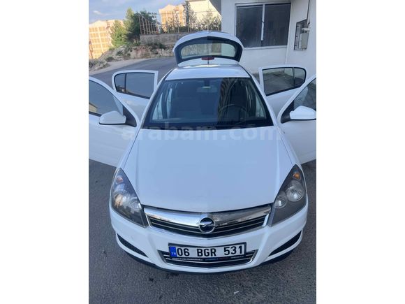 Opel Astra 1.6 Essentia 2013 