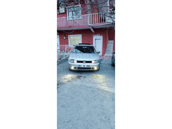"2001 Volkswagen Golf 4 1.6 Otomatik – Temiz ve Bakımlı"