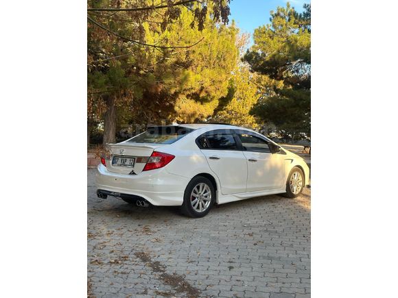 Sahibinden Honda Civic 1.6i VTEC Eco Elegance 2014 Model