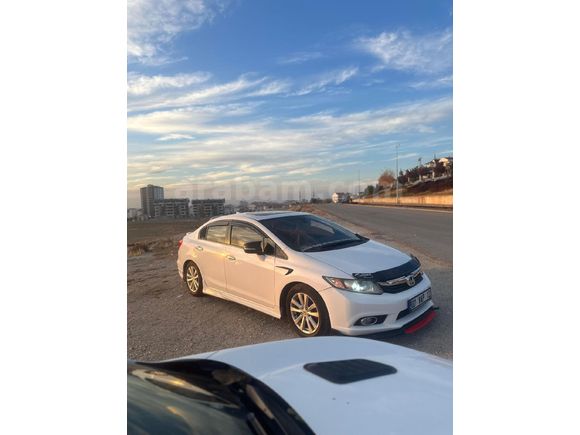Sahibinden Honda Civic 1.6i VTEC Eco Elegance 2014 Model