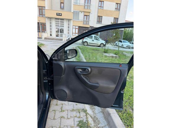 Sahibinden Opel Corsa 1.3 CDTI Essentia 2004 Model 