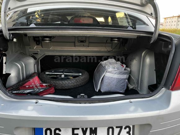 Sahibinden Renault Clio 1.4 RNA 2000 Model 