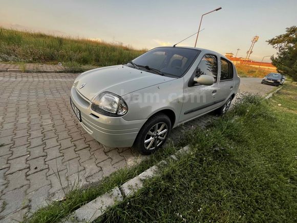 Sahibinden Renault Clio 1.4 RNA 2000 Model 