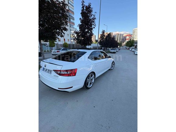 Sahibinden Skoda SuperB 1.4 TSI Active 2016 Model  202.000 km Beyaz cam tavan 