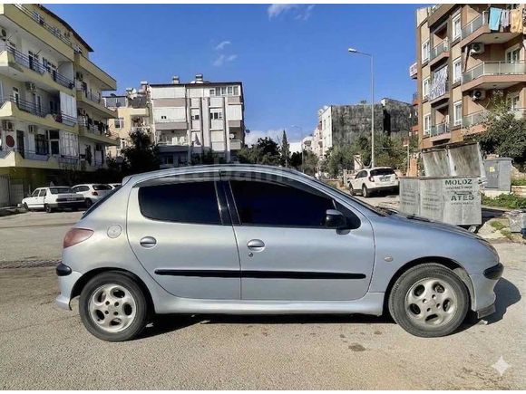 Yeni Muayeneli Peugeot 206