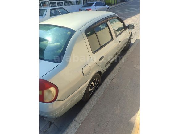 Sahibinden Renault Clio 1.4 RNA 2001 Model İzmir