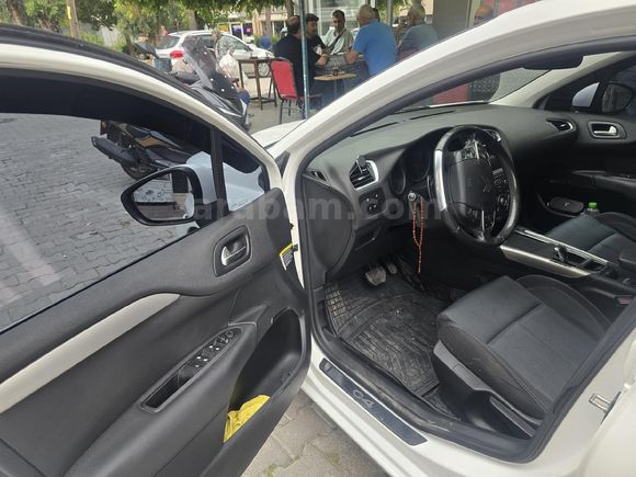 Sahibinden Citroen C4 1.6 e-HDi Confort 2012 Model