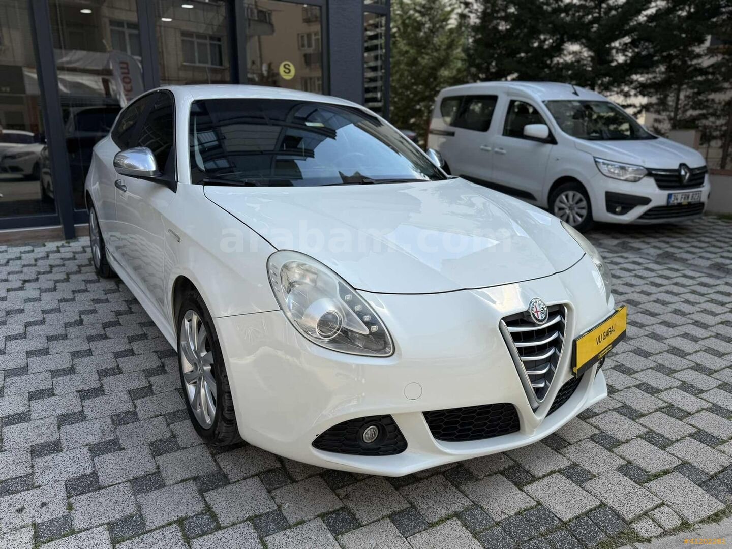 Galeriden Alfa Romeo Giulietta 1.6 JTD Distinctive 2013 Model İstanbul 145.500 km Beyaz 3
