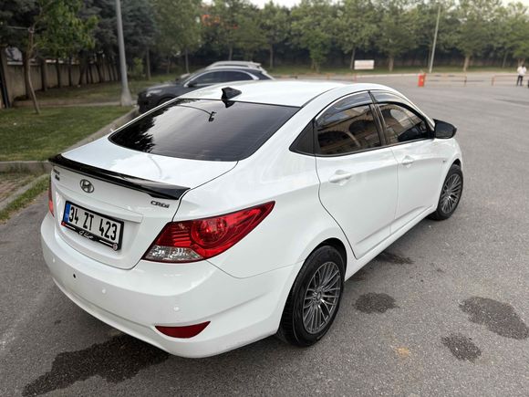 3.Sahibinden Hyundai Accent Blue 