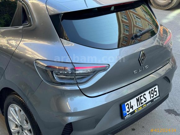2024 MODEL 56 BİN KM DE CLİO EVOLUTİON