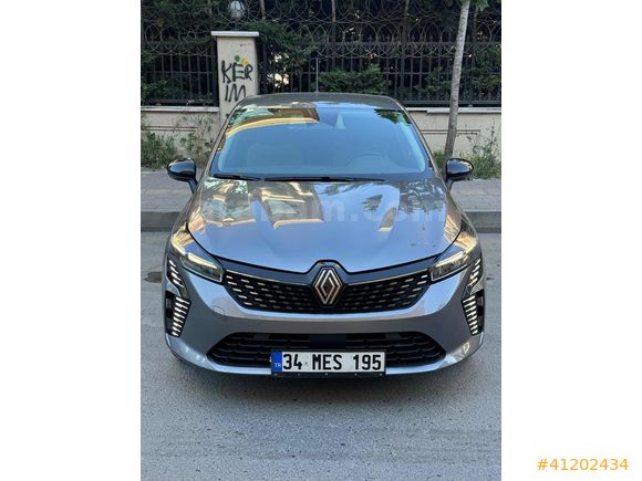 2024 MODEL 56 BİN KM DE CLİO EVOLUTİON