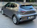 2024 MODEL 56 BİN KM DE CLİO EVOLUTİON