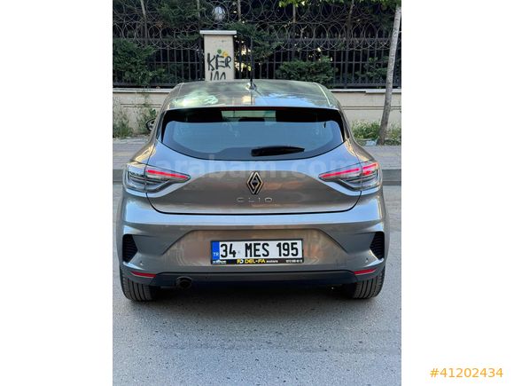 2024 MODEL 56 BİN KM DE CLİO EVOLUTİON