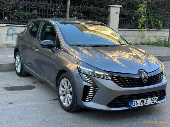 2024 MODEL 56 BİN KM DE CLİO EVOLUTİON