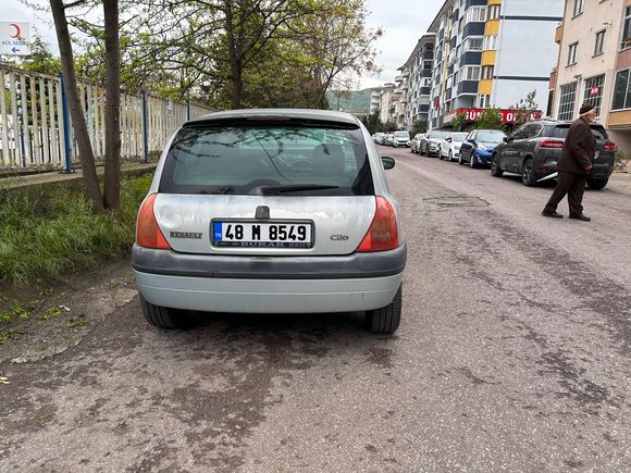 Sahibinden Renault Clio 1.6 Dynamique 2001 Model 