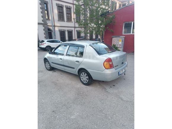 Sahibinden Renault Clio 1.4 RNA 2000 Model