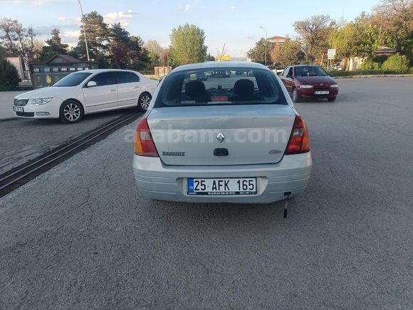 Sahibinden Renault Clio 1.4 RNA 2000 Model