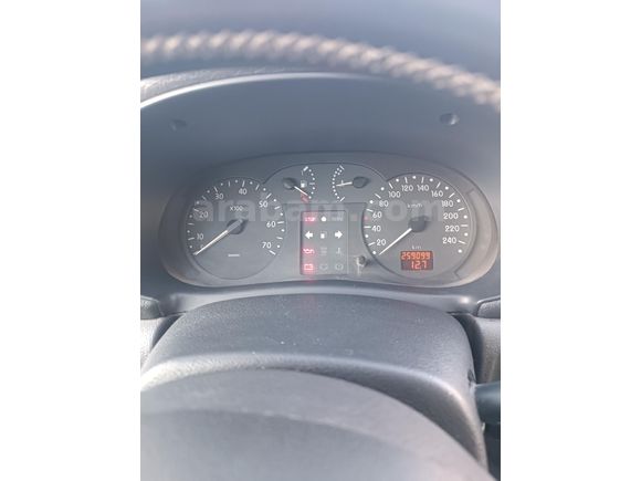 Sahibinden Renault Clio 1.4 RNA 2000 Model