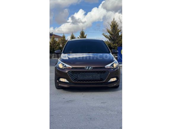 Sahibinden Hyundai i20 1.4 MPI Style 2014 Model Aksaray 55.000 km Kahverengi