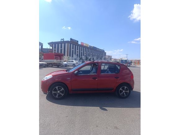 Sahibinden Dacia Sandero 1.4 Ambiance 2010 Model Gaziantep 93.000 km muayene 2028 Mart ayına kadar herşey full orijinal