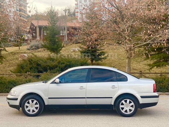 Sahibinden Volkswagen Passat 1.8 Trendline 2000 Model 