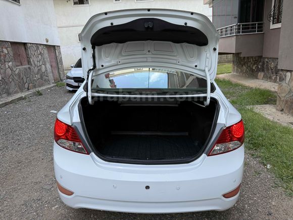 Sahibinden Hyundai Accent Blue 1.6 CRDI Mode Plus 2012 Model 