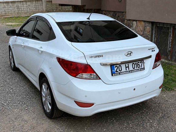 Sahibinden Hyundai Accent Blue 1.6 CRDI Mode Plus 2012 Model 