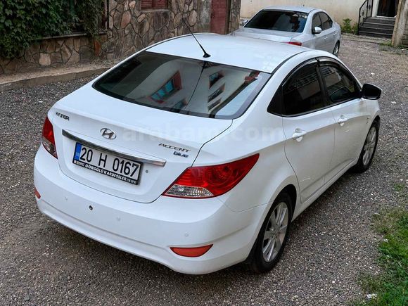 Sahibinden Hyundai Accent Blue 1.6 CRDI Mode Plus 2012 Model 