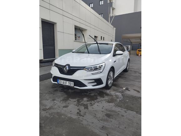 Sahibinden Renault Megane 1.3 TCe Joy 2021 Model  32.000 km Beyaz