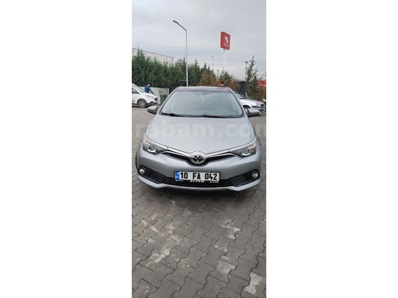 Sahibinden Toyota Auris 1.6 Advance Skypack 2016 Model  128000 km Gri