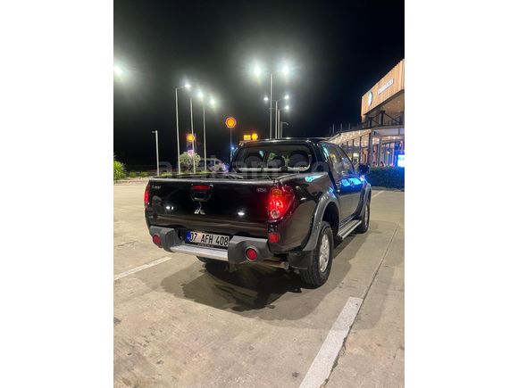 Sahibinden Mitsubishi L 200 4x2 Invite 2008 Model  201.000 km Siyah