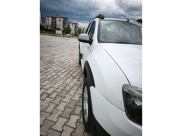 2.SAHİBİNDEN 2011 MODEL 4X4 DACİA DUSTER FULL PAKET TEMİZ