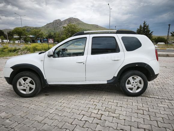 2.SAHİBİNDEN 2011 MODEL 4X4 DACİA DUSTER FULL PAKET TEMİZ