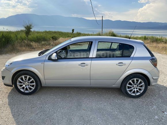 MEMURDAN Opel Astra 1.3 CDTI  BOYASIZ DEĞİŞENSİZ.