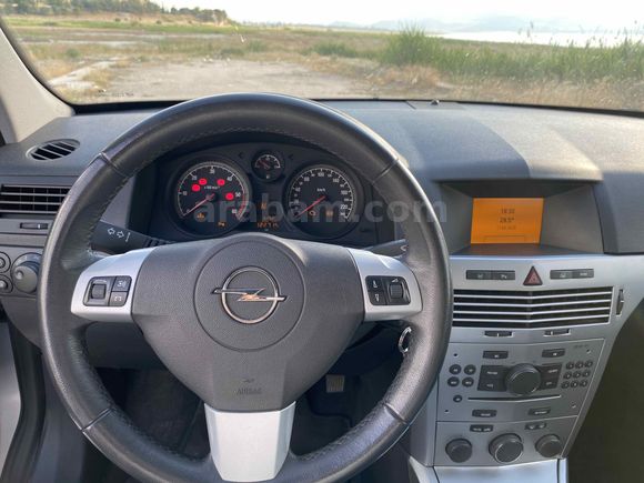 MEMURDAN Opel Astra 1.3 CDTI  BOYASIZ DEĞİŞENSİZ.