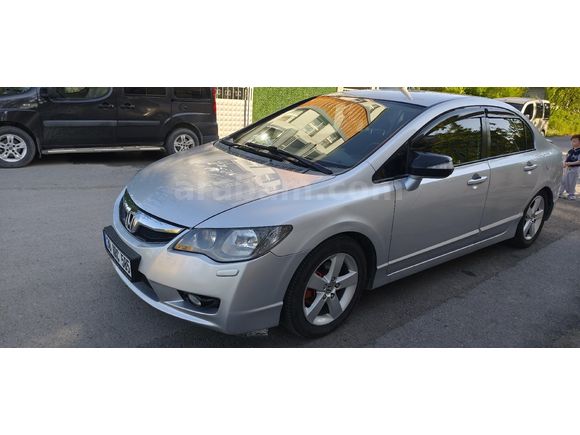 Sahibinden Honda Civic 1.6i VTEC Premium 2010 Model