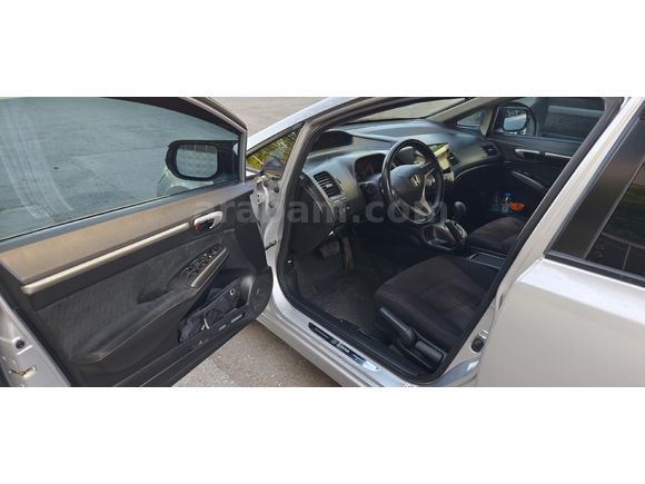 Sahibinden Honda Civic 1.6i VTEC Premium 2010 Model