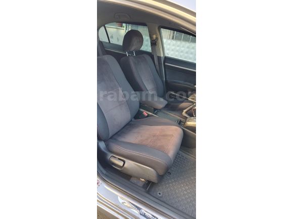 Sahibinden Honda Civic 1.6i VTEC Premium 2010 Model