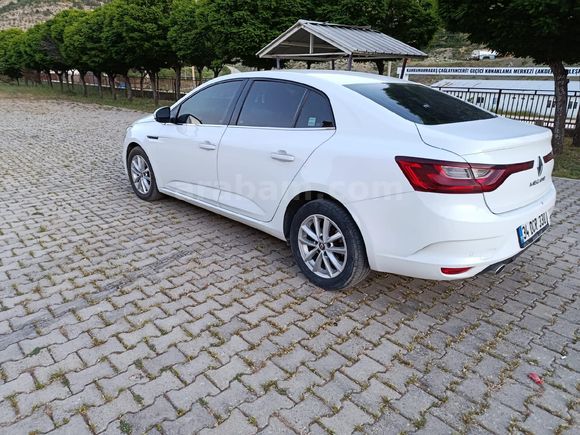 Sahibinden 2020 Model Renault Megane 1.5 Blue DCI Touch