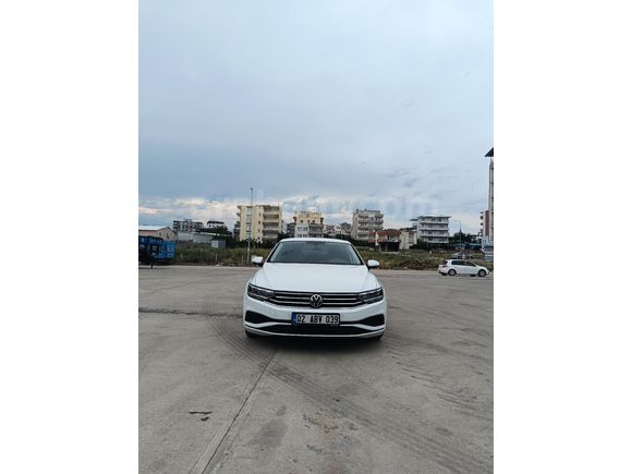 Sahibinden Volkswagen Passat 1.5 TSi Impression 2021 Model  15.000 km Beyaz