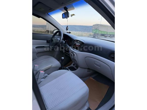 HYUNDAİ ACCENT ERA HATASIZ BOYASIZ 