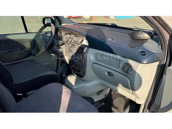 Sahibinden Renault Scenic 1.6 RXE 2000 Model